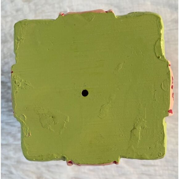 NWOT Christmas Wonderland Cake Holly Ribbon Bow Glitter Icing By Rainbow Inc. - Picture 5 of 8